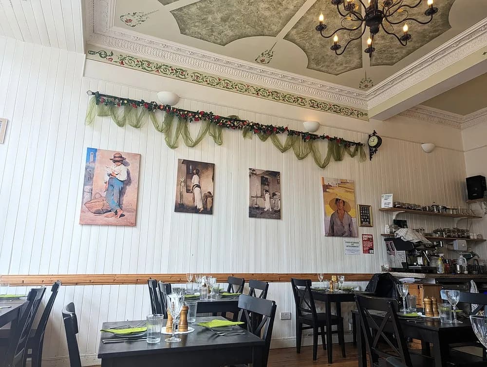 The dining room with Greek paintings